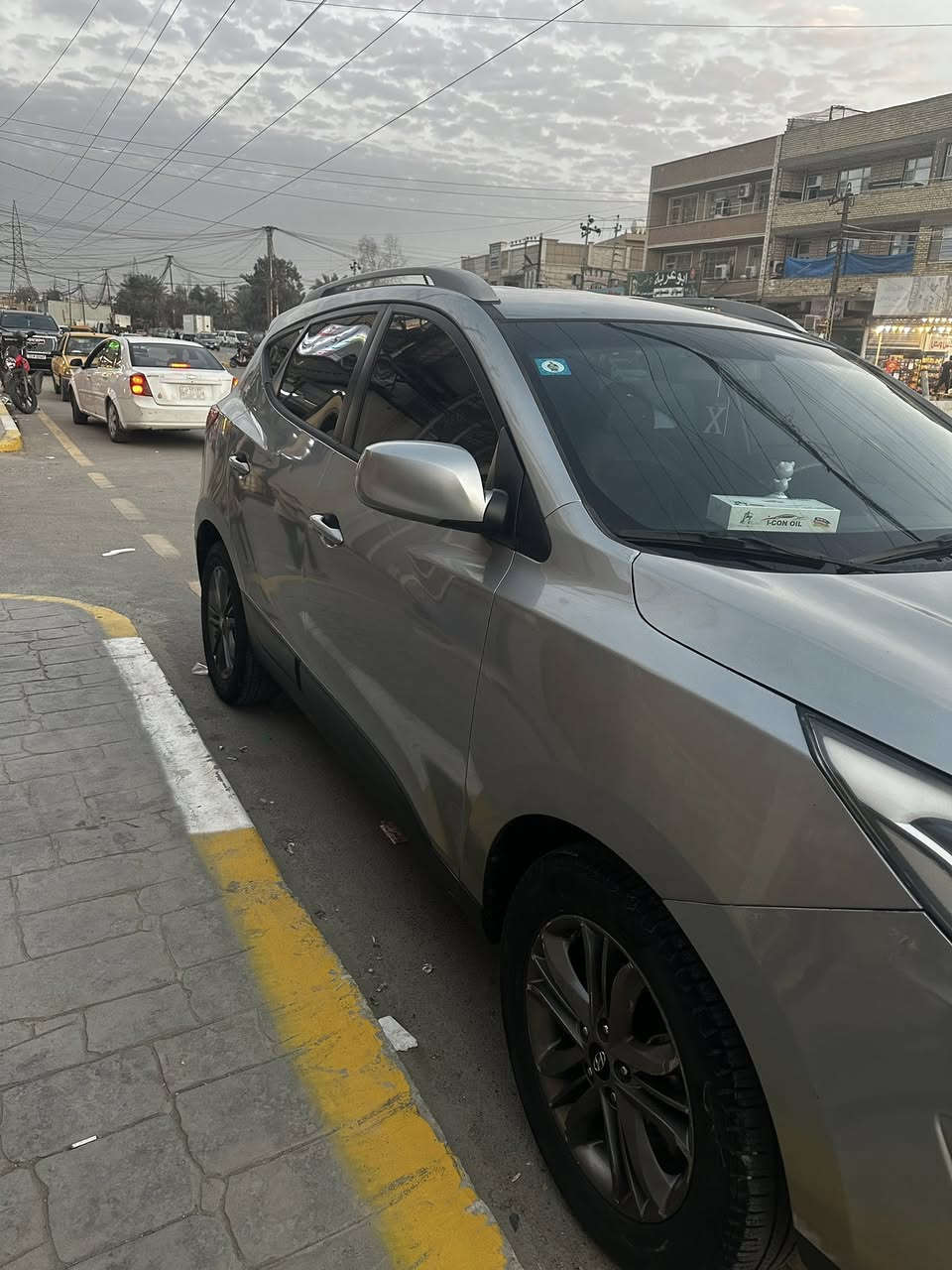 السلام عليكم 
توسان مديل ١٥ 
وارد حادث خشم البنيد فقط سونار موجود 
العنوان بغداد الشعب 
السعر 133
***********
