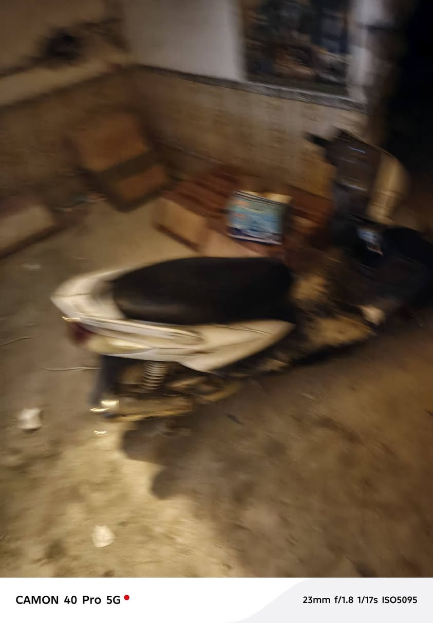 سلام عليكم سكنس دراجه خير من الله كهربايات كلها شغاله مكاني بغداد الشعب السعر ٣٥٠ بيه مجال  ***********
