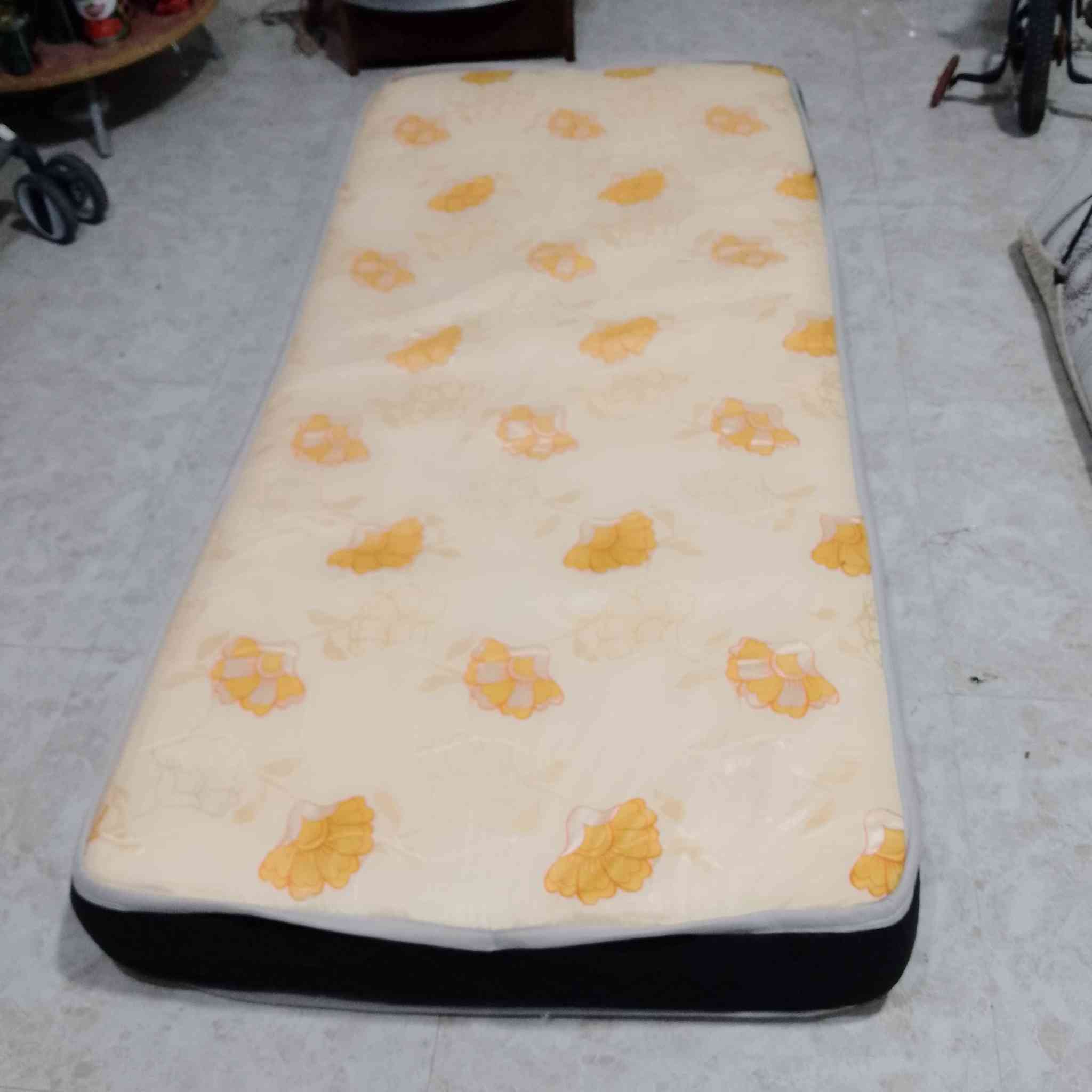 4دۆشەک یەکنەفەری دانەی15هەزارقفڵ***********
