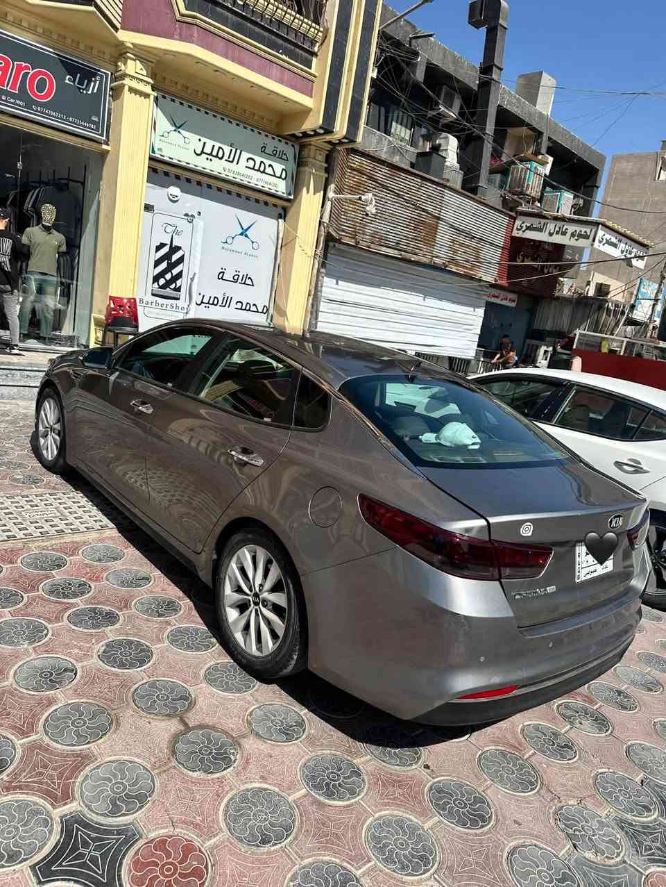 السلام وعليكم كيا اوبتما 2018 fe للبيع
محرك 2400 gdi  السياره ماشيه ٨٣ الف ميل مواصفات ال fe معروفه السونار مرفق مع الصور حادثها خلفي وصور الحادث مرفقه ويا الصور بدون ايرباك بدون دواخل البجم كبس السياره بيها حالوب شويه بس ممبين بالصور والسنويه ب اسمي تحويل ثاني يوم رقم بغداد السياره خير من الله صارلها سنتين عندي مفديوم وكفتني بشارع 
نقصها بس صدر امامي 
السعر ١١٧ وبيها مجال 
مكاني بغداد الدوره حي الصحه 
للأستفسار ***********
