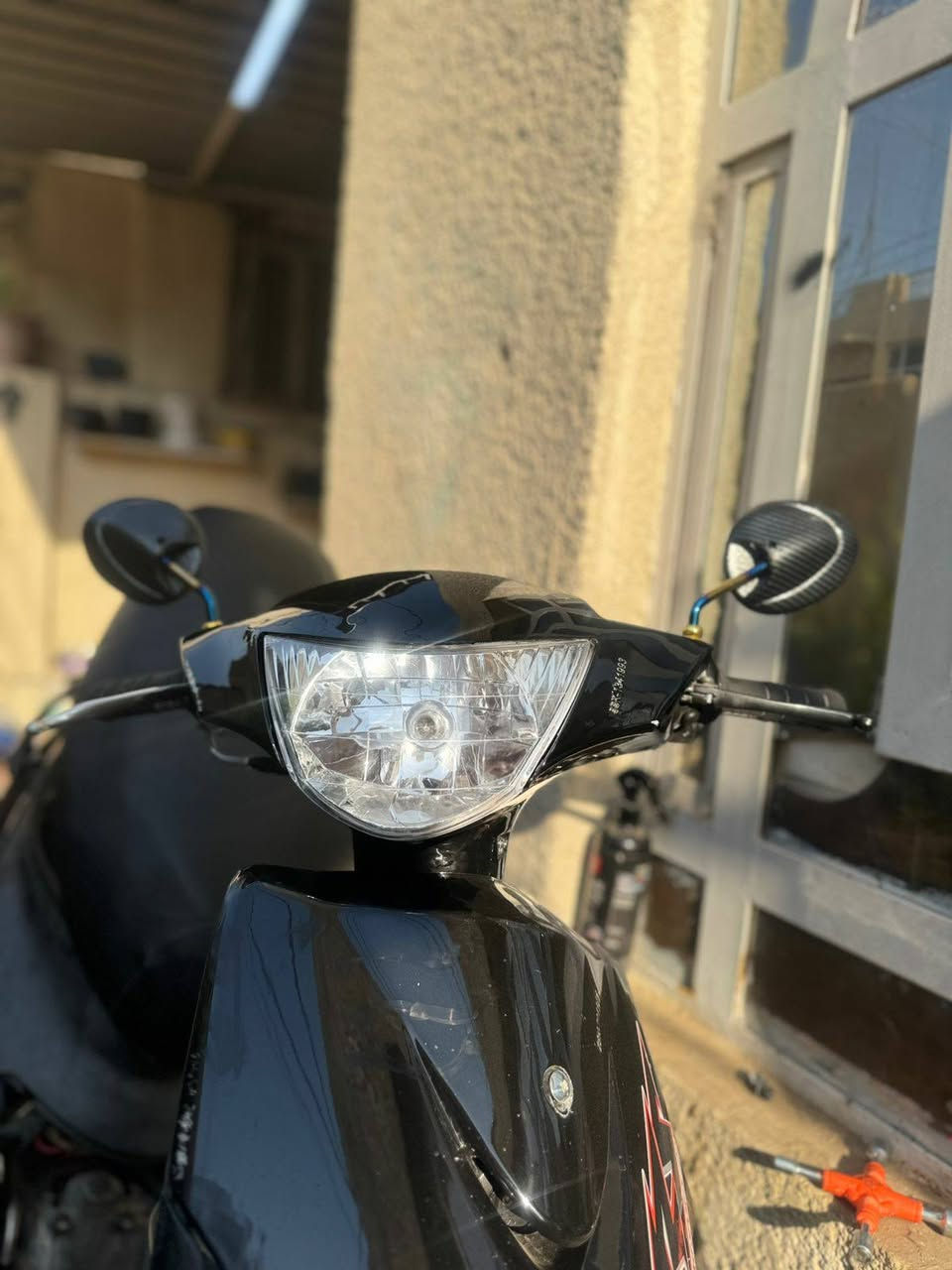 السلام عليكم 
ماكس عدله للبيع الدراجه مزوده كلجات رياضيّة بوشه 55
صالنصه FMالدراجه كهربائياته كله شغال طوافه بانزين لايتات اشاير
والدراجه مكفوله من مكينه وسلف وهندر ونضوح من المكينه ومن تبخير وسلف جديد وباتري جديد وبشوف العين بعد احله دراجه شلعه ومعدل تشك الكاع وفصله
السعر 675وتعال وبعيون مكان بغداد البياع
للتواصل ***********
