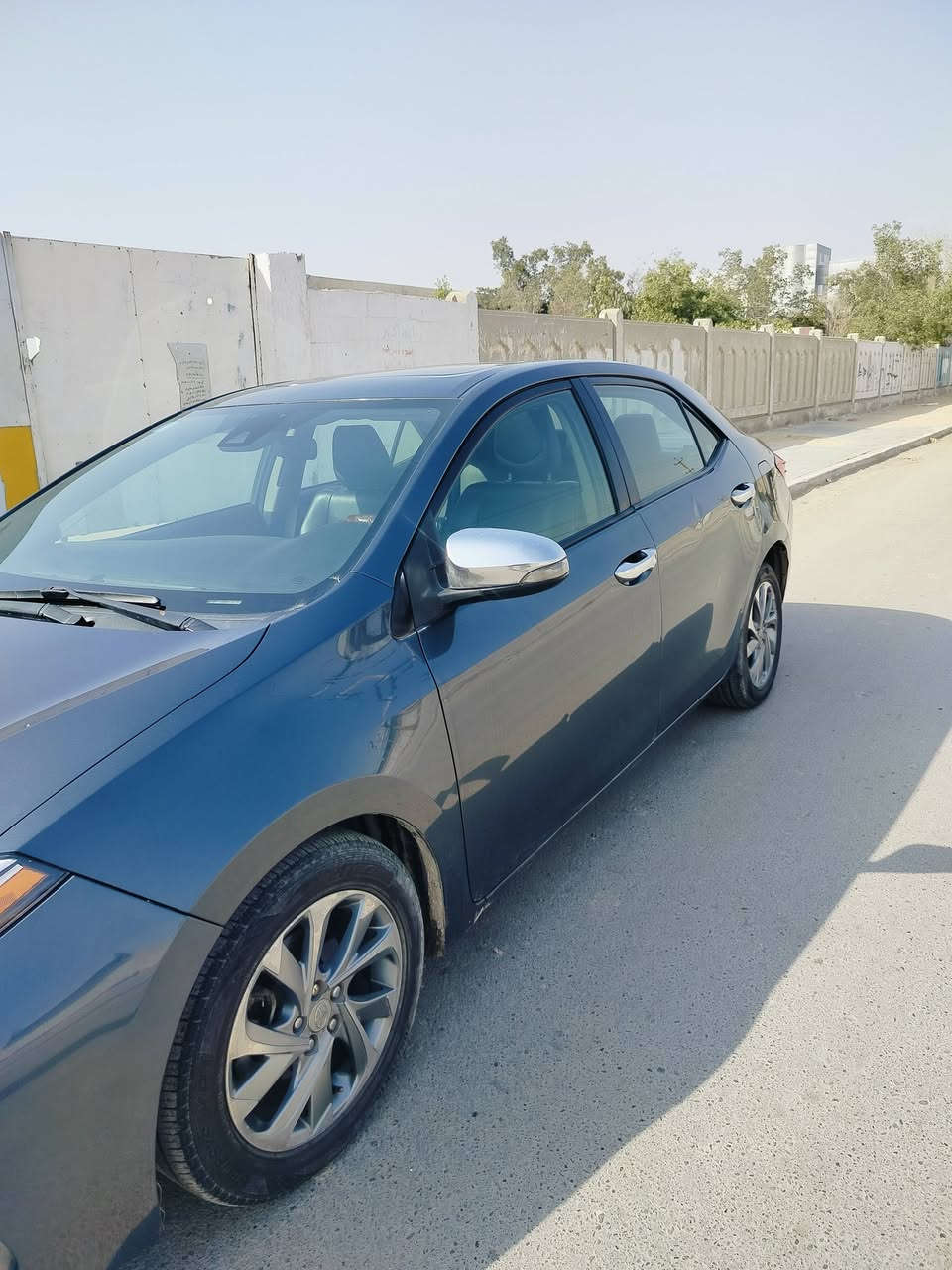 مرة خصه الادمن كورلا موديل 2018مواصفات se فول مواصفات وارد امريكي سياره بيها بس بنيد بارد شويه
وتكحيل قليل يم باب السائق السيارة كلين تايتل 
السعر 155وبيها مجال 
تواصل ***********
