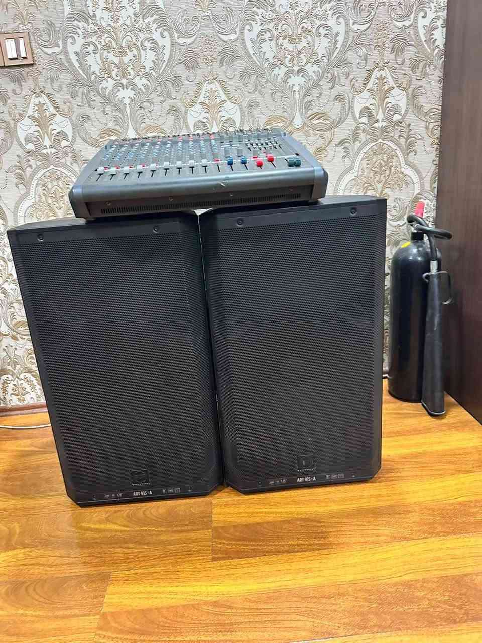 زوج Rcf915للبيع  علا وظع بيلادي و قليل مستخدم وياهن جنطة 
عنواني محافظة دهوك
السعر ١٢ ورقة قفله 
واتساب ***********
***********
مكسر انباع يظهر ب صورة
