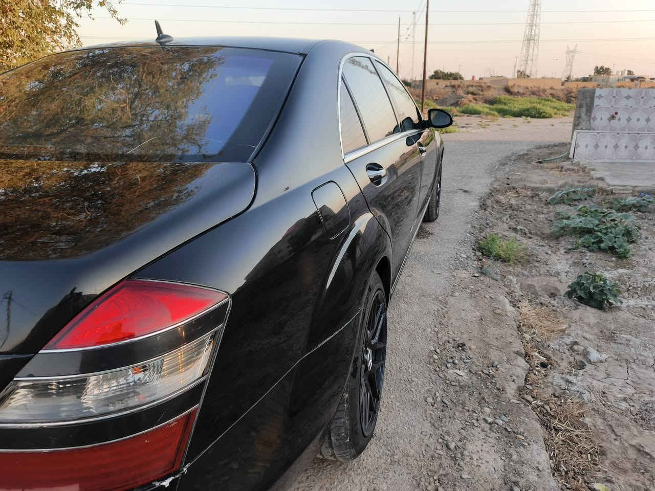 يا الله السلام عليكم مارسيدس  s500 فول مواصفات واحد على واحد خمس بردات خمس بيبان شفط تبريد ثلاث قطع ماوس تحكم كشنات أربعة كهربائية ستيرن كهربائي مساج كشن فتحة سقف زراكات لايت حساسات اماميه خلفية كاميره ثلاث انضمه قياده تسجيل جديد مسقط رقم وجاهزه باقي بس عله الكمرك تريد جاهزة تريد تدفع انته الكمرك  العنوان ميسان  ***********
