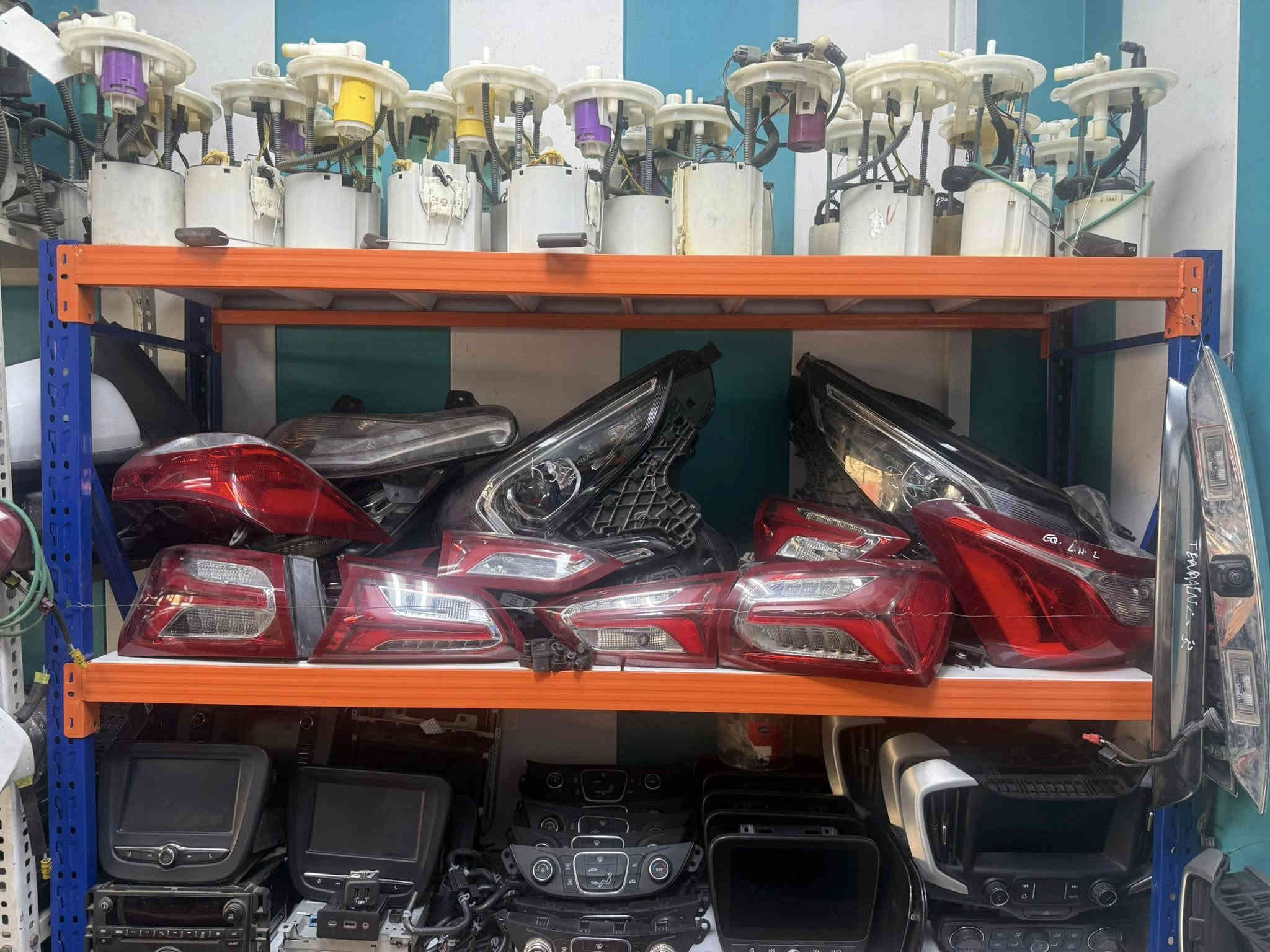 بيت الشوفر2..
لتجارة قطع غيار جميع سيارات الشوفر...لبيع المواد الاحتياطية والتفسيخ لسيارات الشوفرليت ( الماليبو / امبالا /جي ام سي اكاديا/ جي ام سي تيران / شوفر اكونكس/ )...
يتوفر توصيل لكافة محافظات العراق ...
العنوان : بغداد - الشيخ عمر - مدخل ساحة الطيران - الفرع الاول على اليمين - المحل الرابع .
اتصال واتس اب الرقمين  ..مرتضى الساعدي ***********. ***********
***********
