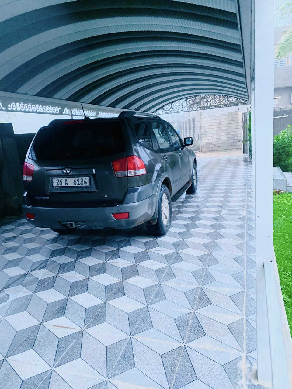 السلام عليكم للبيع. او مراوس 
حسب القناعه

وذا افلون موديل 7 8 9 عادي 

كيا موهافي وارد امريكي كفاله من الصبغ والضرر  بيها فقط بارد بالباب الخلفي 
ماشيه 158 
 موديل 2009 
رقم صلاح الدين 
دولي سنويه جديده 
تحويل مباشر 

كير محرك شرط  
محرك V6 3800 ✈️
شلعه ونشاط فول 🚀 
مواصفات عاديه  
تبريد ثلج ❄️ تدفئه 🔥 
٧ راكب. 
دواخل عسلي 🍯 
امري شفط 
2 ويل المرغوب 🆕 
تخم تاير جديد 🆕 
صدر ٨٠ بالميه 
سياره جاهزه 
نصبتها اتخبل 👍

مكان السياره
 صلاح الدين 
 متواجد 
الضلوعيه وتكريت 

السعر  118  وبيها مجال 

الااتصال ***********
