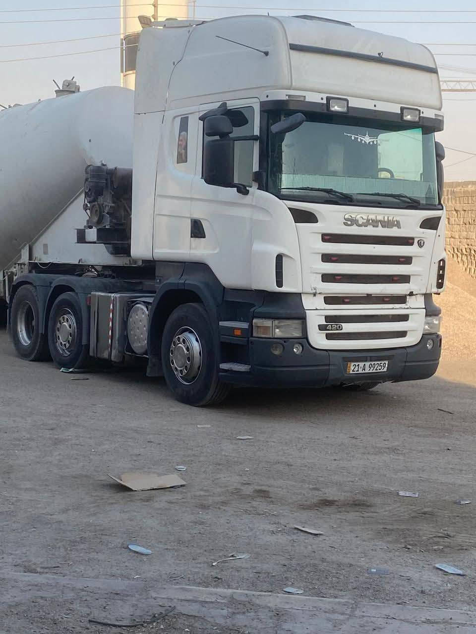 سكانيا للبيع مربوطه بسمي سنويه لسنه 2030 موديل 2006 عموله سايلو 44 طن سياره جاهزة كل نقص ما بيها سعرها 350 رقم الهاتف *********** ما متوفر على الفيس الاتصال بالرقم الضاهر امامك
