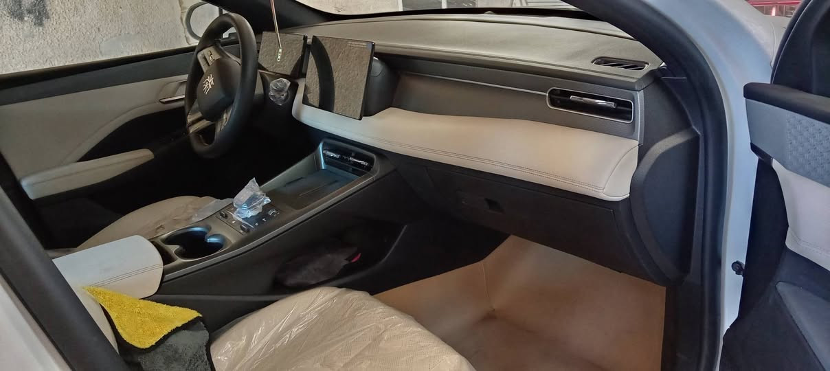 كن بلاص ماشي ١٠ الاف بأسمي السعر 18100رقم ***********
