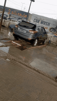 سلام عليكم توسان موديل 12بسمي بغداد  امريكي 2000مكينه حاويه قبل 20 يوم شاده بيه جاملغ خلفي وقبق جنطه مبدله ومصبوغه حزام اثر شخوط تبريد منظومه كامله جديده سعر 98 وبيه مجال مكان بابل حله مركز مدينة ***********
