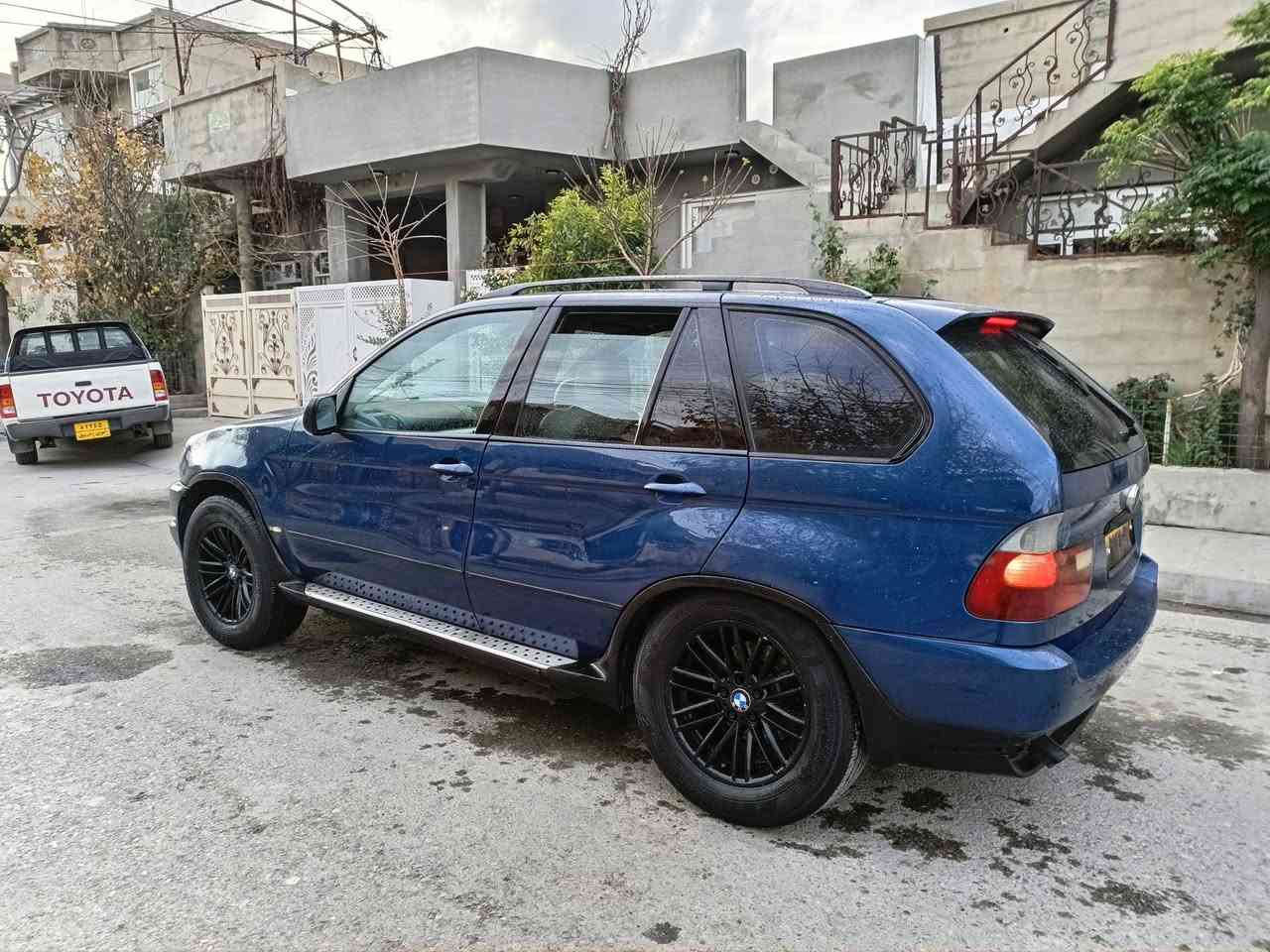 بیێم ٥٣٠ دەبڵ دیجیتاڵ ئکس فایف  ٢٠٠٥ گێڕ مەکینە دوکەڵ بوخار وەرگەڕاو دەحم لێدراوی بەشەرتی سەد فیتەر کوشن هیتەر و چڵد و کارەبا فڵچە ئۆتۆ سوکان ڕاست مەکینە شەش بستن کامڵ مواسەفاتە  چوار ویل و تایەی لۆک گێڕ تۆماتیک و حادیە پاوەر و گەرم جام کارەبا مواسەفاتی تەواو نابێ زۆربەکێشە بەنزینی کەم دەوێت ماڵی دۆستەو مەسرەفی نیە ٢٨سعری گەڵا
ڕ *********** ڤایبەر واتسئاپ لەسەر کۆڕەکە *********** رانية, السليمانية
