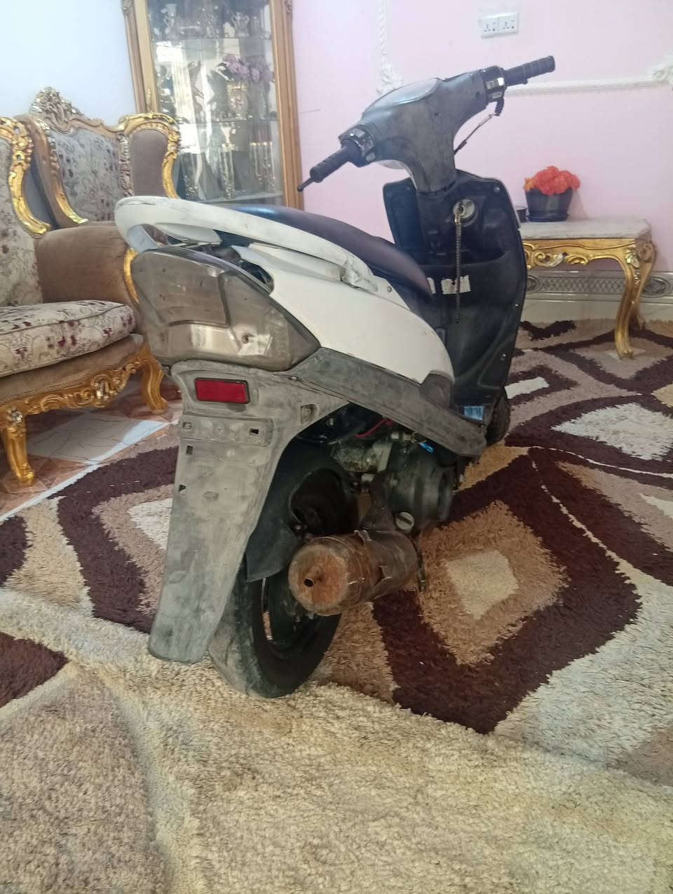 السلام عليكم دراجه ماكس للبيع او مراوس حسب القناعه المكان بابل حي الجزائر دراجه حلوه السعر 400اوبيه مجال     ،ملاحظه  الدراجه مفتوحه مره وحده ***********
