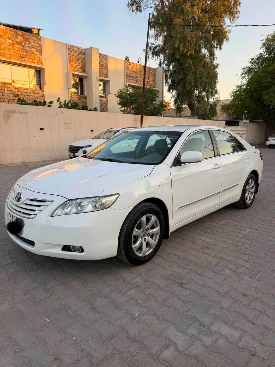 السلام عليكم للبيع كامري موديل 2008 خليجي محرك 2400 بيهة صبغ بسيط رقم بغداد بأسمي تخم تاير جديد بدون نقص السعر 100 وبيهة مجال حك الجية للاستفسار *********** مكاني الكاظمية
