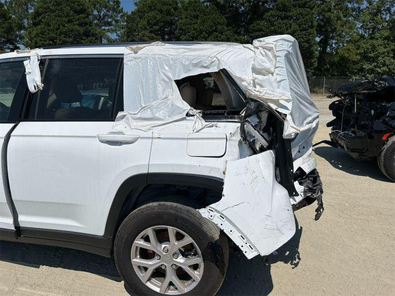 جيب لمتد 2022

فول السياره 5 راكب
وارد امريكي حادثها خلفي 
رقم بغداد مكاني بغداد جديده 
استفسار اتصل ***********
السعر 27000$
