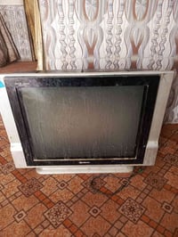 تلفزيون للبيع طافي مانعرف شبي لشراي الاتصال بل رقم او مراسله واتساب 07...