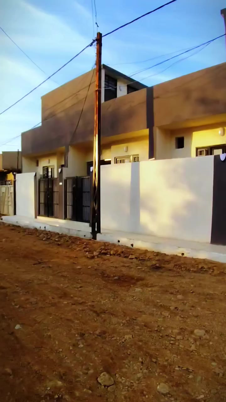 دور توأم للبيع عدد 3
مساحه الدار الواحد 50 متر بين شارع 60 وشارع 30 

خلف المستوصف 

كل دار يتكون من غرفة نوم 💤 وستقبال ومطبخ وصحيات وبيتونه 

🗒️سند طابوالزهور شرط التحويل👉 

💵💵السعر 44 وبي مجال 

للاستفسار الاتصال ع الارقام التاليه 

***********☎️ وتساب ابوحيدر 

***********☎️ وتساب ياسين النمراوي
