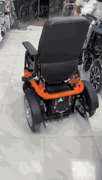 كرسي كهربائي مال اطفال جديد غير مستخدم سعر 400 بي مجال عنوان بغداد شرا...