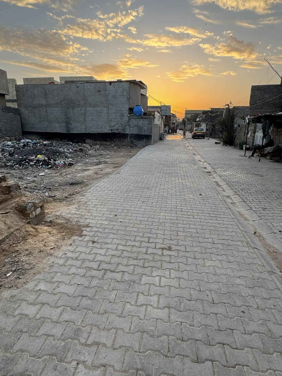 ‏سلام عليكم للبيع بتلو العنوان شارع أبو دراج خلف السكة 50 متر كامل خدمات سعر 20 بها مجال￼***********علي
