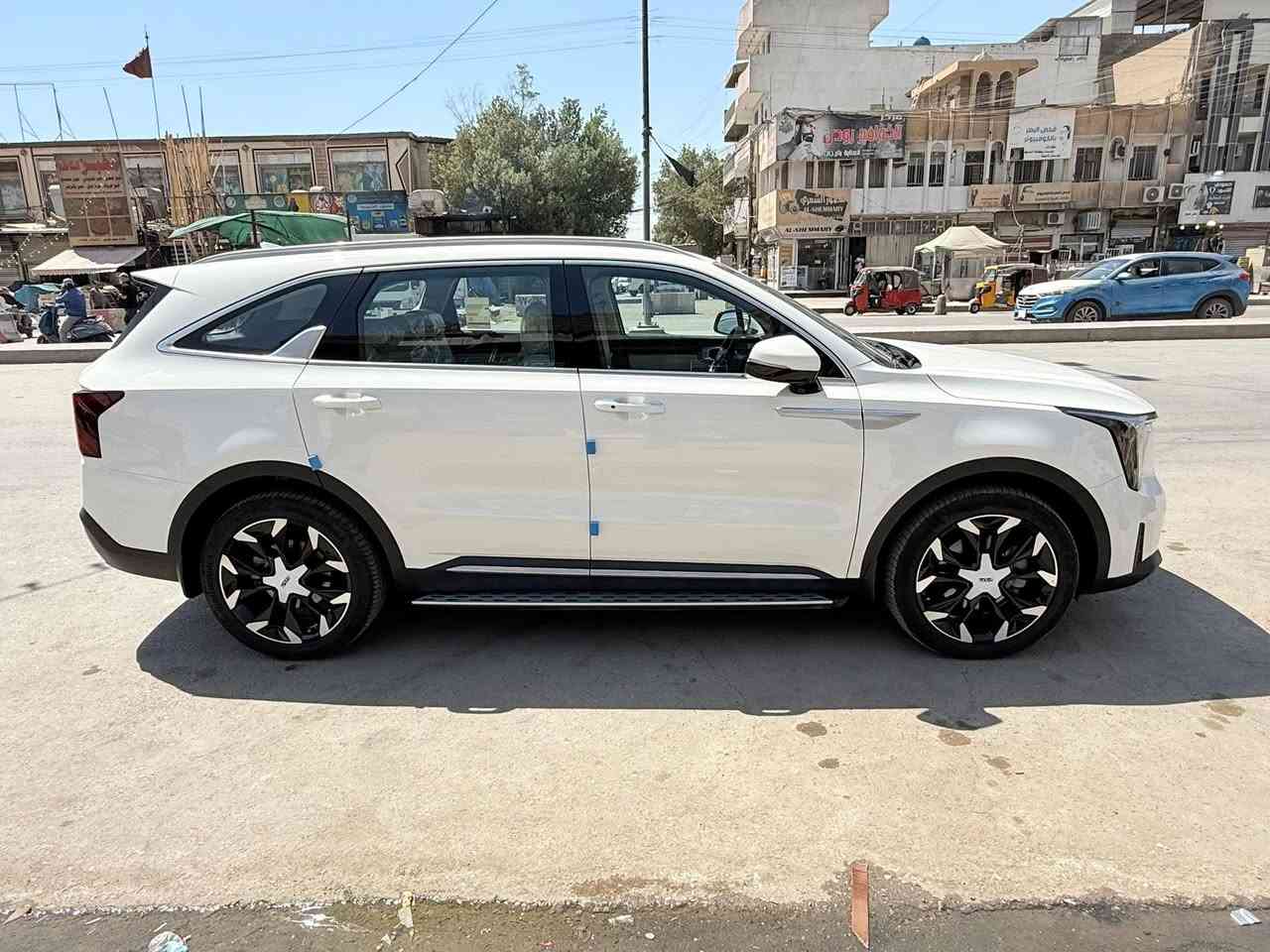 السلام عليكم سورنتو 26 خليجي 
مكفوله كفاله عامه 
رقم بغداد بسمي 
ماشيه 4 الف 
زيرو 
مواصفات 
بصمه 
دبل كامره 
مكينه 6 
كير ماوس 
جنطه كهرباء 
دوسات 
كشنات كهرباء 
مري شفط 
حساس مامي خلفي 
3 قطع تبريد 
***********
***********
