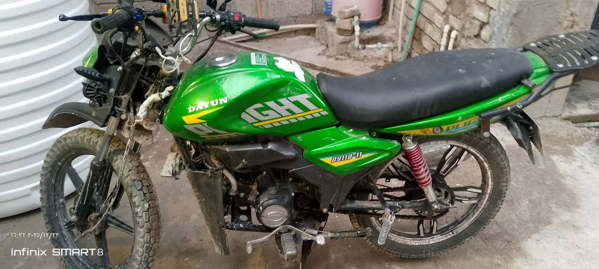 السلام وعليكم دراجه دايوان plait دراجه خيير من الله مرقمه وتحويل نفس وقت الحجز دراجه مال شغل مكينه 110CC سعر الدراجه1450وبيها مجال واتساب *********** سنويه 29رقم انكليزي
