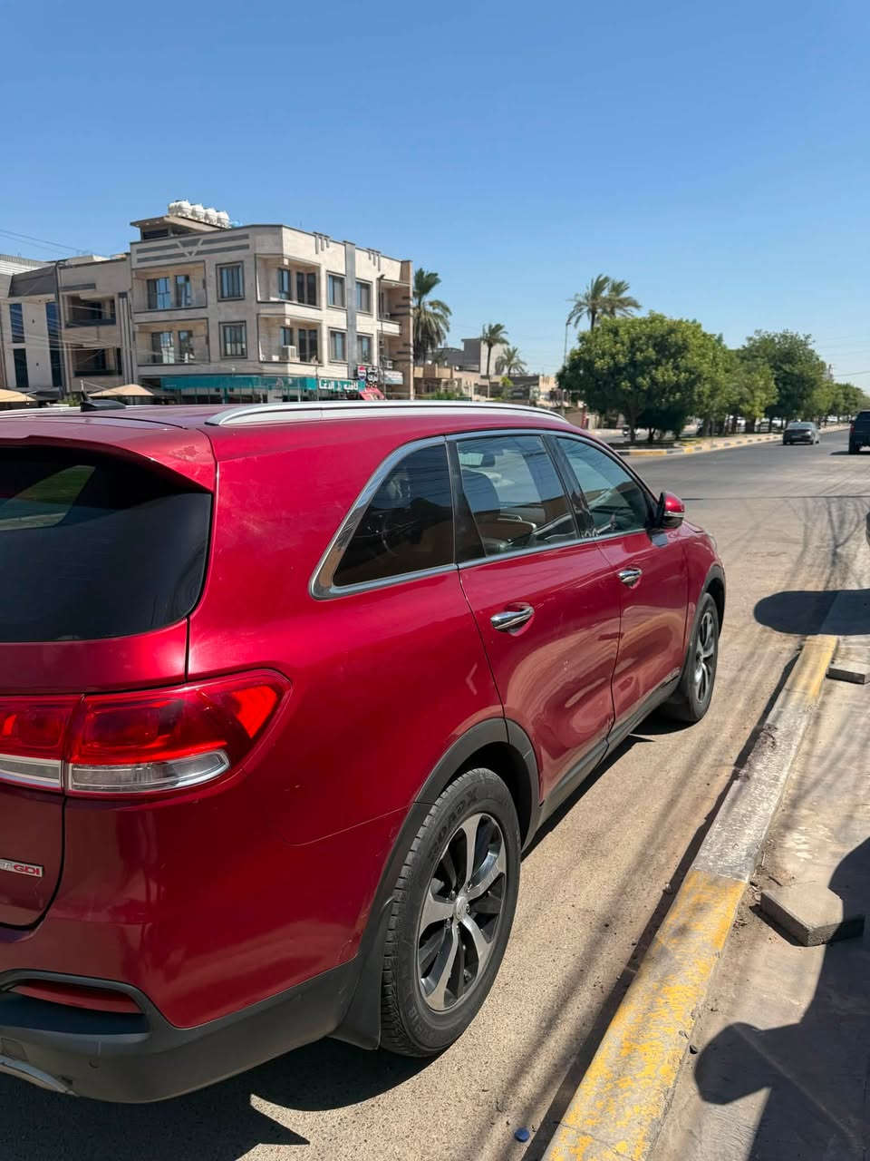 السلام عليكم
سورنتو موديل 16 نص فول لون دم الغزال وارد امريكي
محركها 2000 تيربو اقتصادي وسريع 
حادثها داخله للعراق بشخوط بالجاملغ والباب مال سايق ومصلحه 
صاير بيها حادث في بغداد بالدعامية الامامية والجاملغ الدعامية مبدله والجاملغ مصلح اثر شخوط 
ماشية ٢٦٠ الف كيلو
صدر + مكينه + تبريد كلهن ممتازات وميحتاجلهن شي 
فقط لا يوجد ولف للسوبر جارج 
السعر ١٣٠ وبي مجال 
مكاني بغداد 
سنوية جديده لكن رقم قديم 
للتواصل والاستفسار اكثر *********** بي واتس اب
