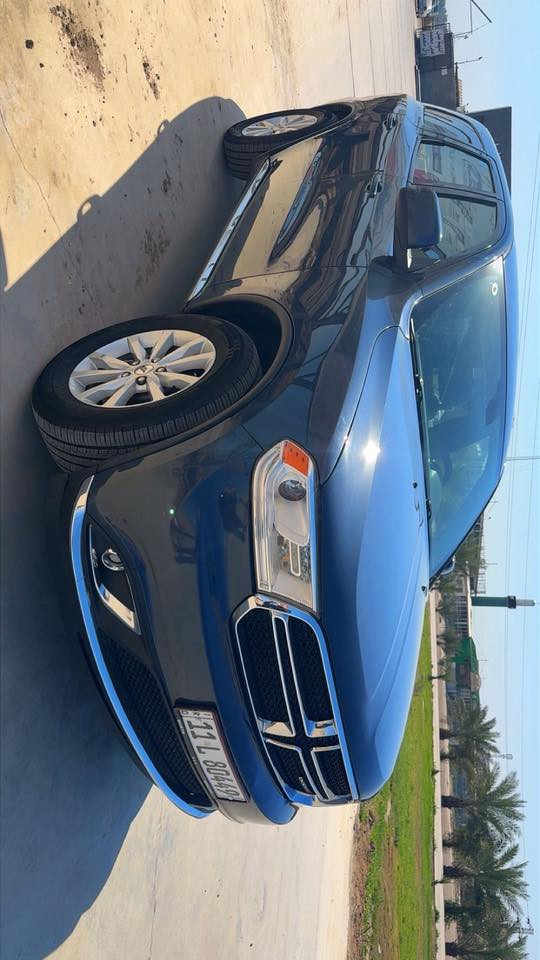 السلام عليكم 
من رخصة الأدمن المحترم 
للبيع دوج دورنكو موديل 2020 رقم بغداد بسمي 
محرك 6 سلندر (3600)
السيارة حادثهه  موضح بالصور المرفقة بدون تبديل حادث سطحي بالجانب الأيمن بجم السيارة مكفول 
ايرباك بردة فقط 
السعر النهائي (22500$)
مكان السيارة حلة 
موبايل (***********)
وشكراً
