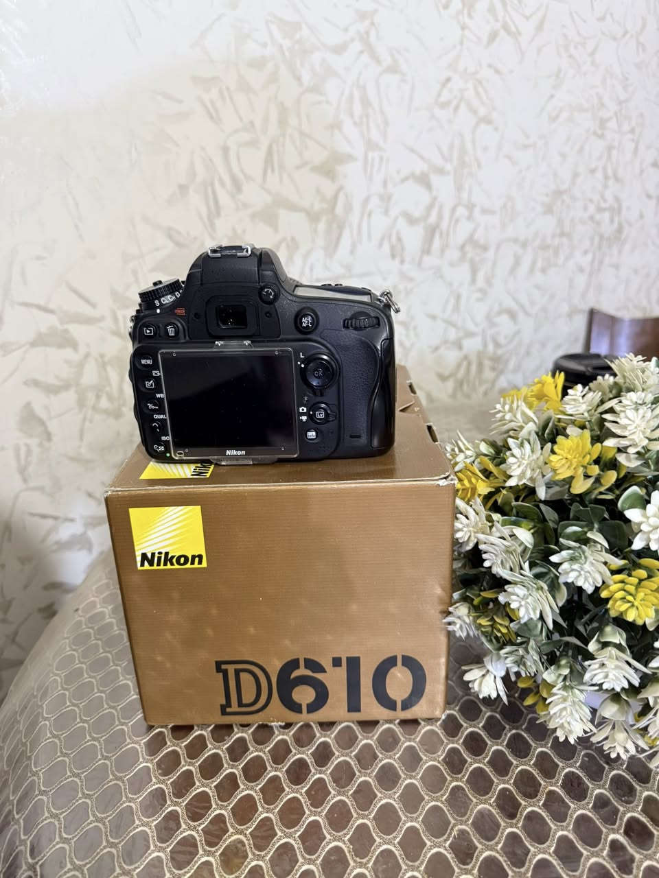 كاميرا نيكون 610 فول فريم مع عدسه ماكرو 105 
نظافه 95 % 
مستخدم نظيف 
السعر مليون و400 الف 
للاستفسار  مراسلة الصفحه او الاتصال على الرقم 
***********
توصيل متوفر الى جميع المحافظات
