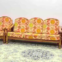 جلسه للبيع 9 مقاعد  قنفه 3 مقاعد  قنفه 2  مقاعد  واربع كراسي  ويا تلبي...