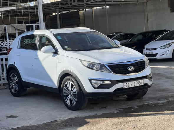 السلام عليكم 
سبورتج موديل2015
السونار يمك وكلشي موضحلك 
السياره جديده تخم تاير حداديه
جاهزه رقم بغداد ب اسمي 
عنوان السياره بغداد الويسفيه
معرض الاريه. السعر 160
0787 586 5444
