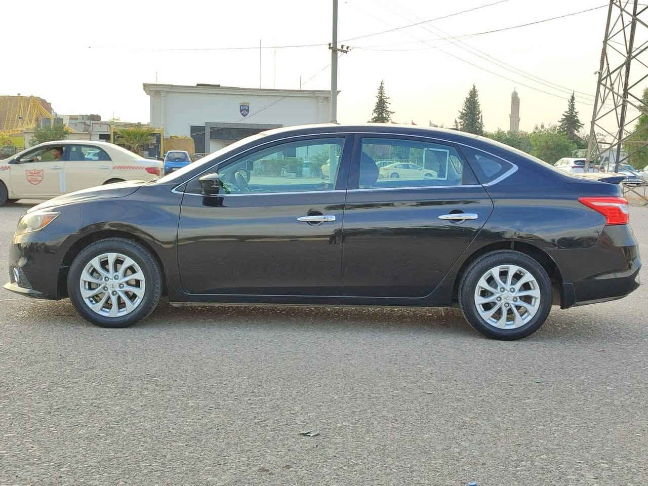 نيسان سينترا موديل ٢٠١٩ SV سبيشةل بئ سلايد ٣ پارچةى بؤياخه بئ ناوگرتن ٢ جاملخى پيشةوه لةگةل دةرگايى سايةق سةنةوى بةسةرنةچووه هةموو گيانى بةشةرت 

نيسان سنترا مديل ٢٠١٩ SV سبيشل ٣ قطعة صبخ بدون دواخل سيارة كامل جاهزة

*********** أربيل, العراق
