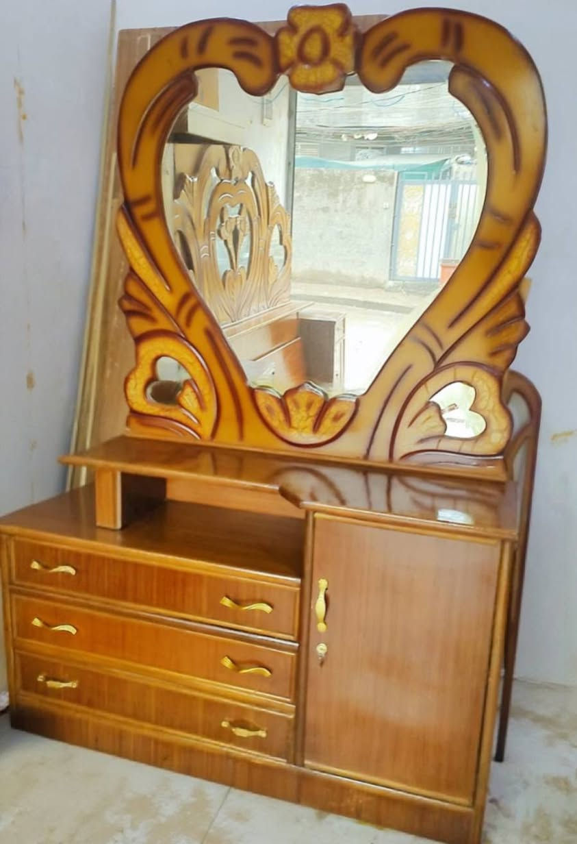 غرفه صاج داخل وخارج كنتورها ابو ٥ ابواب وملحق غرفه داخل وخارج صاج الظهر جرجوبه براغي غرفه كامله من جميع محتوياتها من كنتور وزاويه وجزامه وميز تواليت وجربايه طبعا صبغ تلميع كله بالجديد مسوي كلش نظيفه السعر ٥٢٥ الف مكانها بغداد متوفر توصيل بكروة للحجز مراسلة الصفحه


**إذا كنت صاحب هذا الإعلان وتريد حذفه لأي سبب، رجاءا أرسل رسالة إلى الدعم الفني**