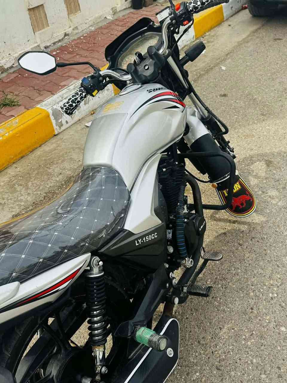 #للببيع سايم كوت موديل 23
جاهز من كلشي
مرقم كامل بي سنويه 
بعد مامستلم لوحات ع تحويل تستلم
شرط تحويل
مكان رمادي تاميم


**إذا كنت صاحب هذا الإعلان وتريد حذفه لأي سبب، رجاءا أرسل رسالة إلى الدعم الفني**