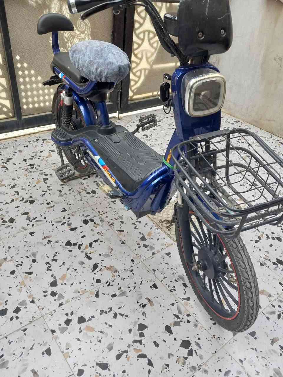 للبيع دراجه شحن مابيه اي عيب شرط الشغل كل جديد شرط النضافه كله بل شرط السعر 210 وبي مجال رقم الهاتف ***********
