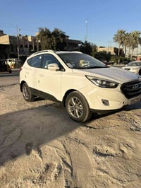 توسان 2015 خليجي ماشيه 140 اشاير ب مرايات  تحكم ستيرن  بيها ضربه مبدل ...