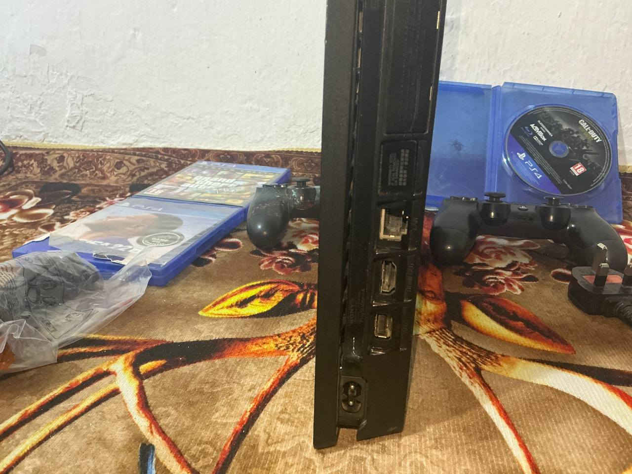 سلام عليكم
بلي فور 4 سلم ذاكره 500
ويا يدتين 2 وحده اصليه وثانيه تجاريه 
ويا 3 اقراص 
ما مفتوح بلي نضيف وستعمال قليل 
سعر 350بي مجال


**إذا كنت صاحب هذا الإعلان وتريد حذفه لأي سبب، رجاءا أرسل رسالة إلى الدعم الفني**