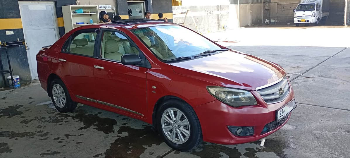 Byd 2014 كير  اتوماتيك محرك وكير وتبريد بشرط باب الشوفير والخلفي صبوغ بدون دواخل هزه وسنوية جديد 2031 
*********** أربيل, العراق
