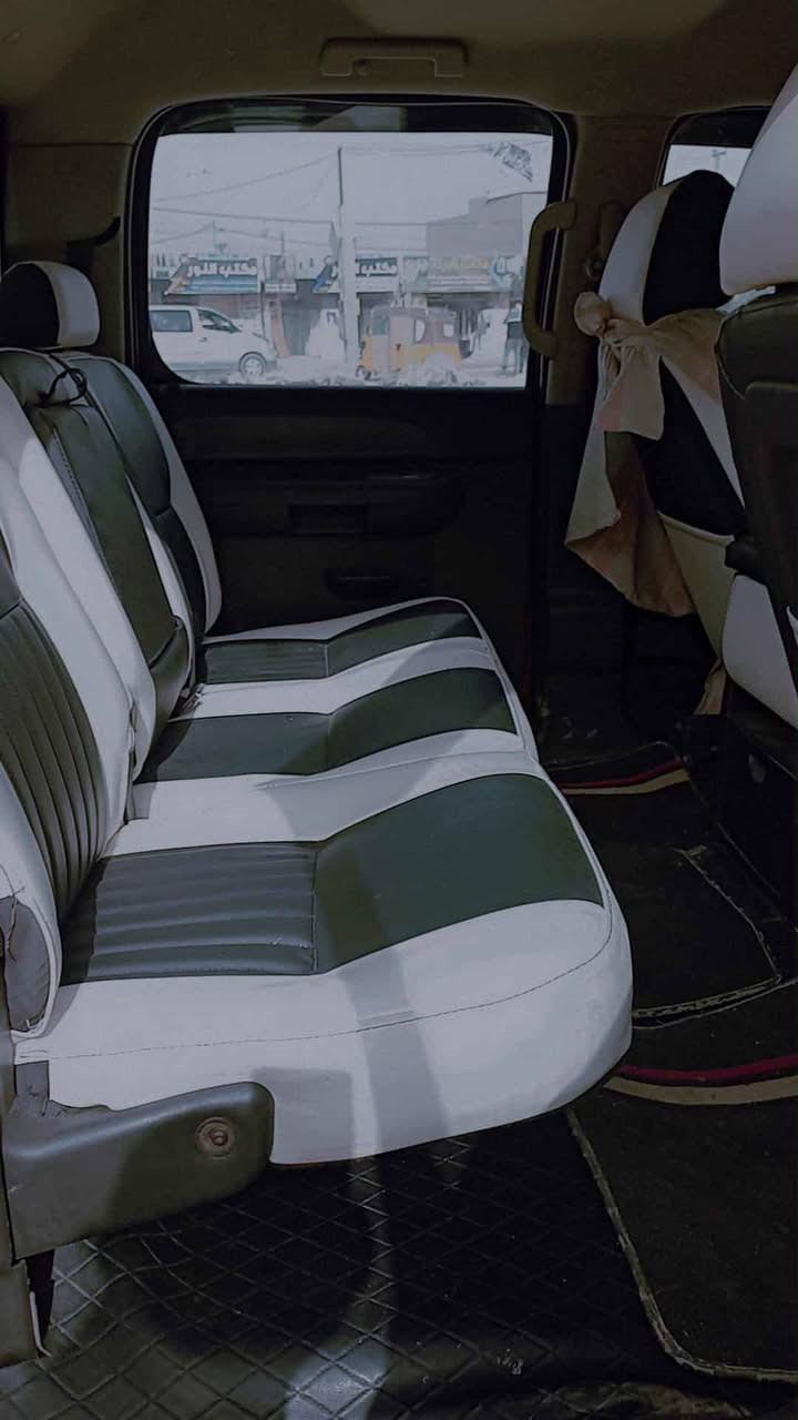 السلام عليكم سلفرادو موديل 2010 ويل  22 مكينه 8سلندر 5300 تخم تاير جديد حداديه جديده مكفولة من كير ومكينه بس ضرره باب السائق نفسه معمره وارد السياره كندي السياره باسمي والرقم اربيل انكليزي تريد تحويل أو وكالة 
مكان السياره بابل والاستفسار على هذا الرقم ***********
