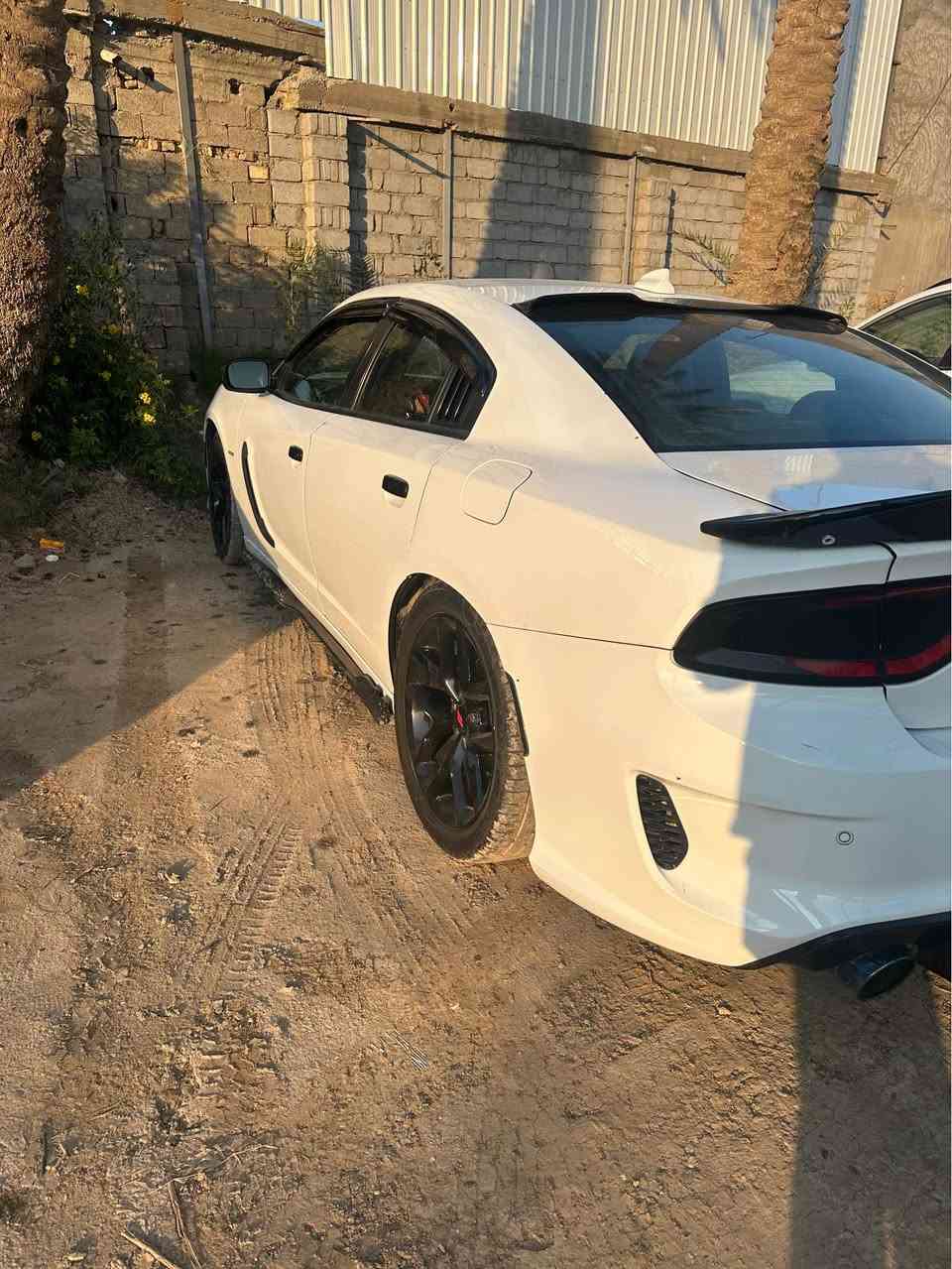 للبيع تشارجر ٢٠١٨ 
محرك : 5.7l
نوع: R/T
الحادث : حادث خلفي جنطة و جاملغ الايمن 
عدد مسافة مقطوعة : 109000 ميل قابله للزيادة
السعر : 192
موقع سيارة : بغداد الدورة
رقم هاتف : *********** بغداد, العراق
