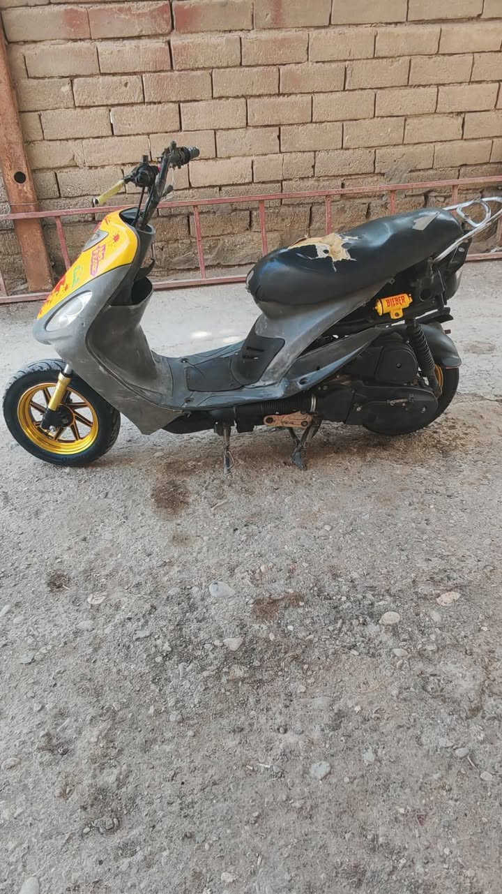 دراجه ماكس قجمه للبيع دراجه جاهزه ماعده سلف يرايدلها باتري فقط مفتوحه بوشه ٥٥ وياله نجمه دبلات رياضي سعرها ٤٠٠ او بيها مجال مكاني هوير شلهت الحجاج هاذ رقمي ***********
