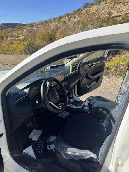 السلام عليكم. هافال جوليان للبيع موديل ٢٠٢٤ استلام على وضع الوكالة بعدها بالضمان ماشيه 29الف مكفوله 
رقم بغداد  دولي 
مواصفات هافال المعروفه نص فول 
كير ماوس سبع نمر 
شفتات كير بالستيرن 
تحكمات ستيرن. 
دخول ذكي بصمه 
حساسات وكامره خلفيه  
هندبريك دكمه 
اوتو بريك 
مكاني بغداد 
السعر 21ونص مليون  
رقم الموبايل***********.  
السياره جديده خير من الله بالعافيه على الياخذها والهافال معروفه بالشارع
