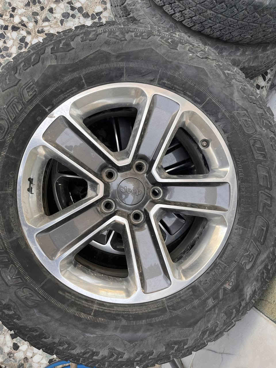 تخم ويل وتاير
الويل نظيف ١٠٠٪؜ حجم ١٨
التاير نص عمر برجستون اصلي مال بلادي
٢٥٥/٧٠/١٨
سعرهن ٣٠٠ الف بس

بغداد


**إذا كنت صاحب هذا الإعلان وتريد حذفه لأي سبب، رجاءا أرسل رسالة إلى الدعم الفني**