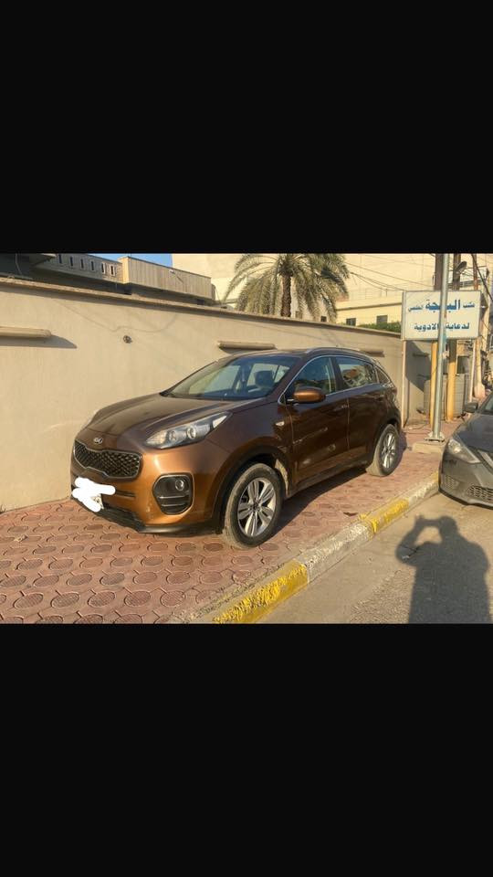 السلام عليكم للبيع كيا سبورتج ٢٠١٧ خليجي ألوان نحاسي السيارة ماشية ١٦٨ مكفولة من الصبغ والتبديل والسيارة جديدة وبي حالة وكالة ادامة كاملة كير ومكينة جديدات السنوية جديدة ورقم جديدة والهزة موصفات نص فول حساسات شاشة كامرة السيارة كلش جديدة وجاهزة ومال بيت تحويل مباشر السعر ١٦٨ وبيها مجال 

الاتصال ***********
