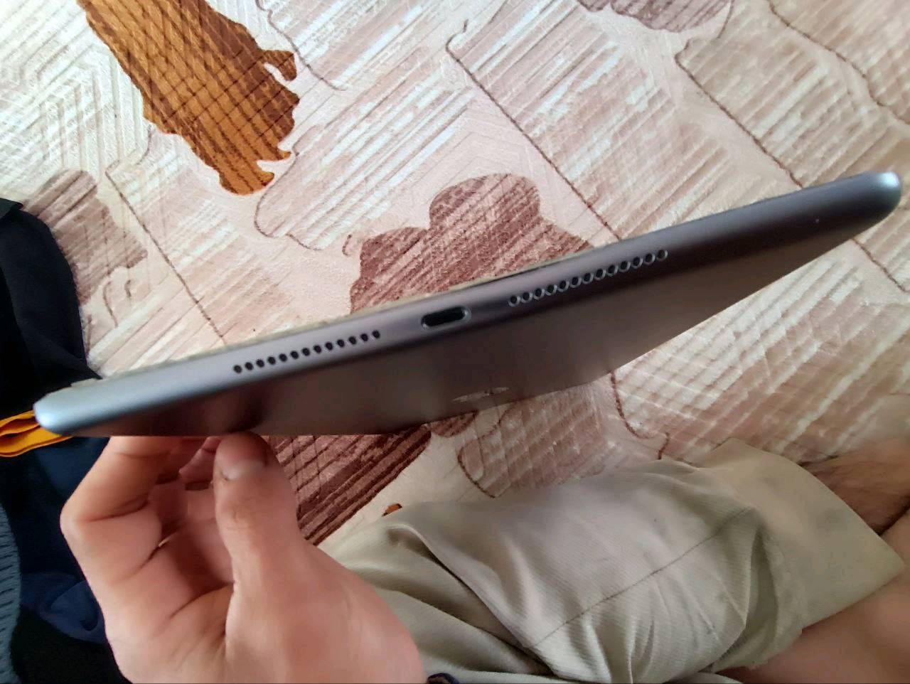 ايباد 9
نضيف ما بي ولا شخط مستعمل لغرض الدراسة فقط

العنوان:بغداد المدائن الجعارة
يوجد توصيل 