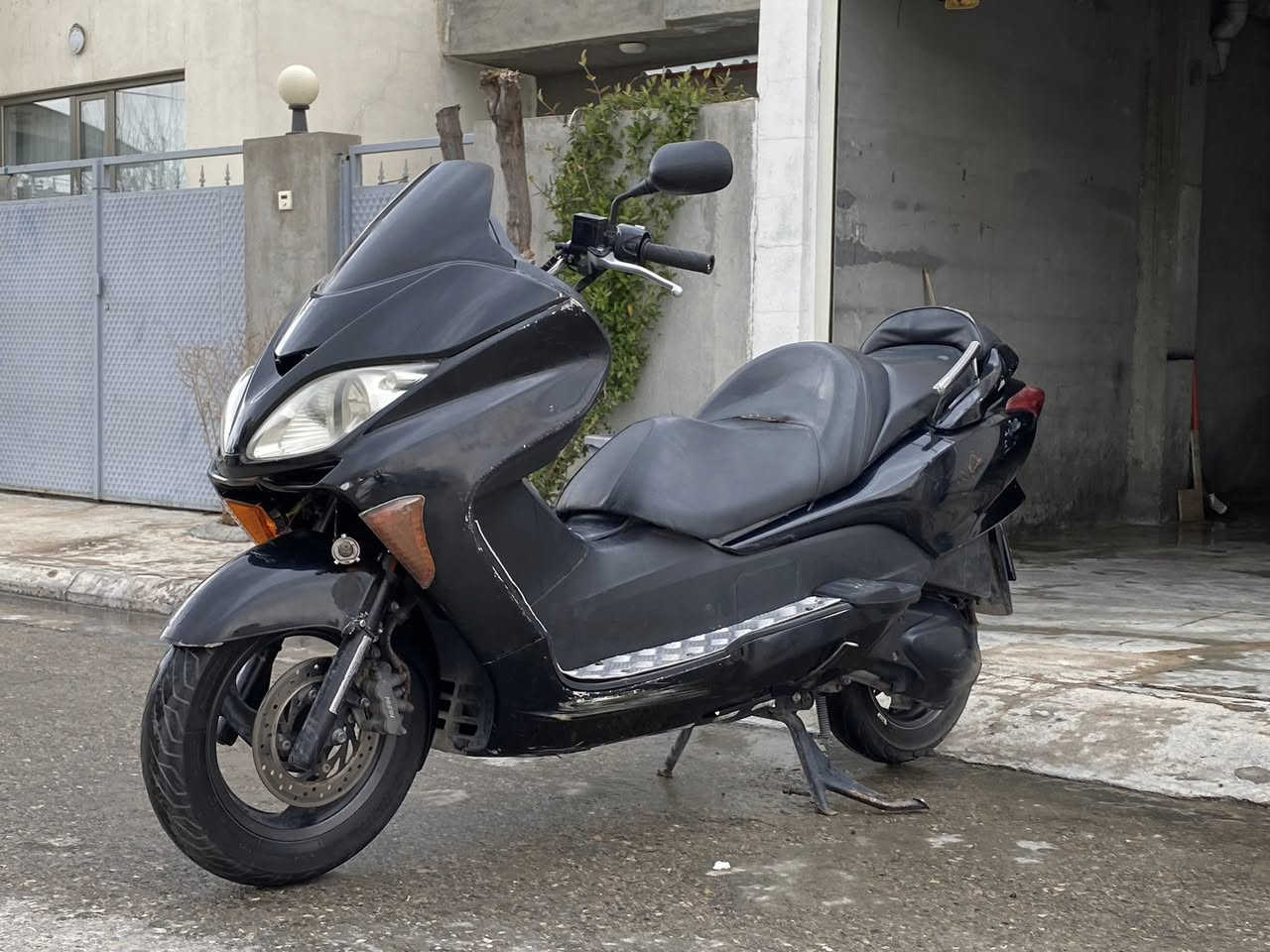 بو فروشتن فورزاى 08 نمونه له جوانى هه مو گيانى به شه رته كاره بايو گيرو مه كينه ى به شه رت تايه ى تازه يه مالى دوسته موديل ٢٠٠٨ بو زانيارى زياتر تيل بكه ***********يان
***********
نرخى (٧٥٠)دولار كه ميك معامه له يه 
ناونيشان بيره مه گرون
