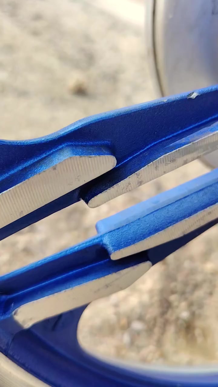 السلام عليكم  دراجه للبيع 5 كير موديل 22 نضيفه كلشي شغال ما بيه اي نقص بدون اوراق لسعر 600 وبيه مجال ***********
