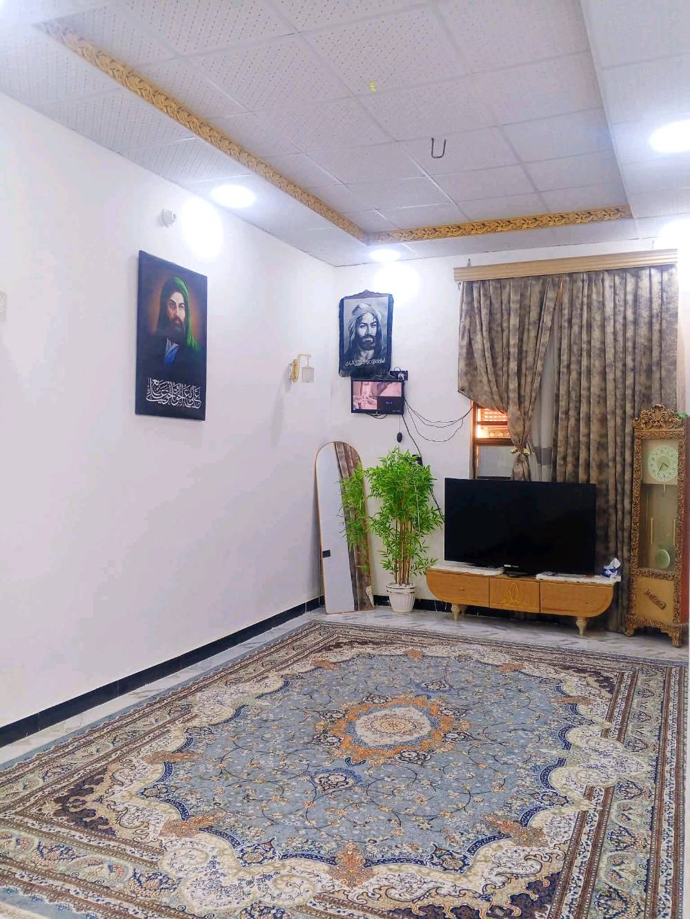 ‏(🧿بيت للبيع طابو صرف🧿)
‏✅مساحة 100 متر 
‏✅مكانه نجف مجمع بيتي مقابيل مجمع لميرات 
‏———————————————طابق واحد
‏جميع لخدمات متوفرء 
‏✅ماي كهرباء مدارس 
‏يتكون صاله ستقبال مطبخ غرفه صحيات طابوك جمهوري صب كونكريت 
‏——————————————
‏سند بسم المالك 
‏ابسعر مناسب 
‏باقي التفاصيل