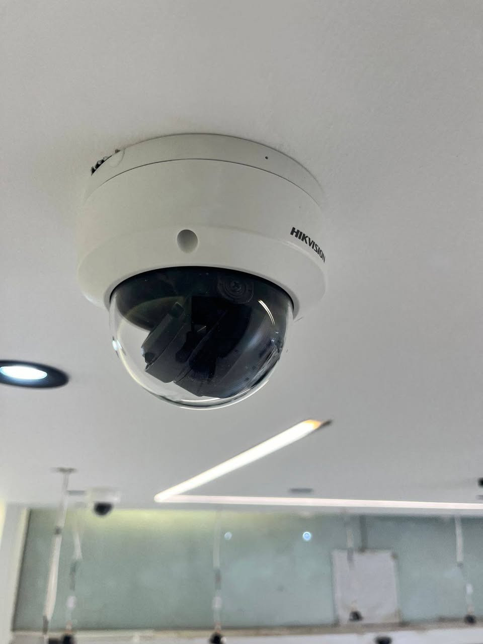 تم الانتهاء من تشغيل مجموعه من الكاميرات 
العدد 40 كاميرا 
في مجمع الاقسام الداخليه في منطقة الروضتين 
تم استخدام كاميرات نوع hikvisen  ip
٢ ميكا 
٤ ميكا
مع كافة متطلبات العمل 
نظرتي للحلول الامنيه المتكاملة 
كربلاء حي البلديه خلف كباب ابو نبيل
الاتصال/***********
