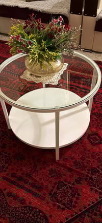 طاولة • ديكور منزلي • أثاث