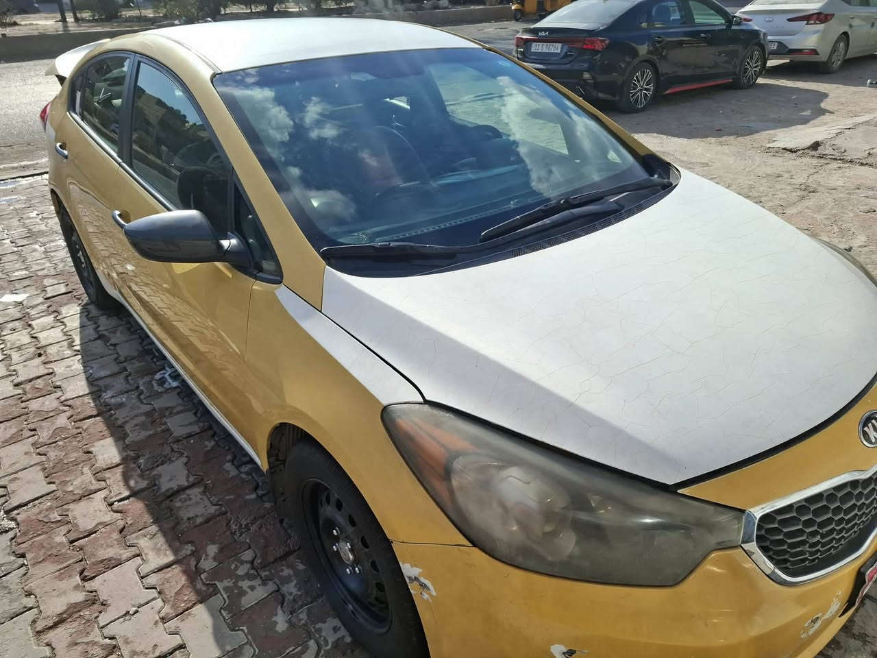 السلام عليكم كيا فورتي 2016 وارد امريكي مكينه دوش حادثهه الباب السائق ***********
