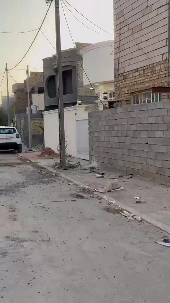 🏡 دار سكن للبيع – حي الفرات السكني
فرصة ممتازة للتملك في موقع هادئ ومميز داخل حي الفرات السكني.
✅ موقع ممتاز وقريب من الخدمات
✅ مناسب للعوائل
✅ منطقة مخدومة بالكامل (ماء، كهرباء، تبليط مدارس، أسواق)
📐 المساحة: (200 ) متر
🛏 عدد الغرف: (اكتب العدد)
🚿 الحمامات: (اكتب العدد)
🚗 كراج: نعم / حديقة
💰 لمعرفة السعر: علق بكلمة(تم) 
للجادين فقط والاستفسار أكثر، التواصل على الرقم:
📞 (*********** )
