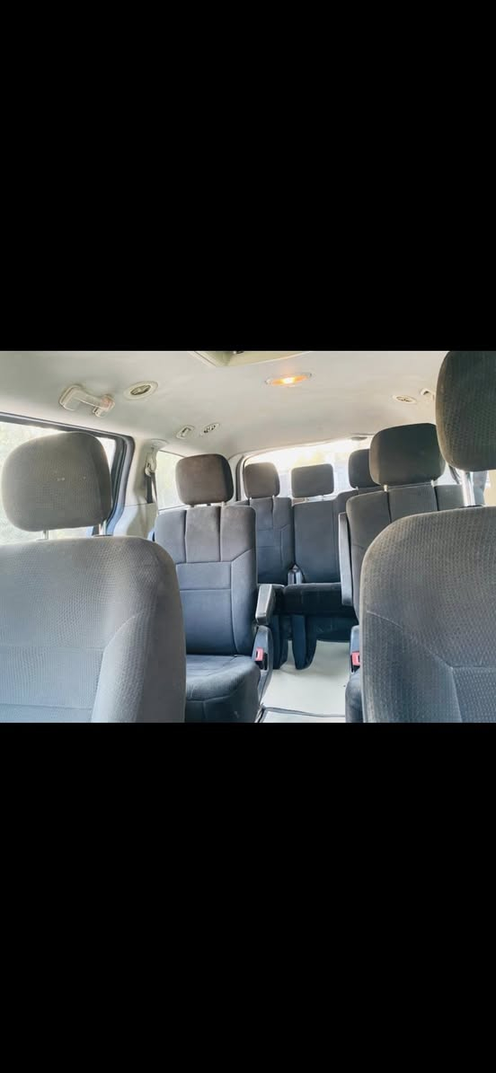 دوج كرفان 2012. ماشية 150 الف بيها بعض النواقص السعر 115
صبغ حزام حادثها موجود بالصور واكو رقم شاصي بالصور للتاكد 
***********
